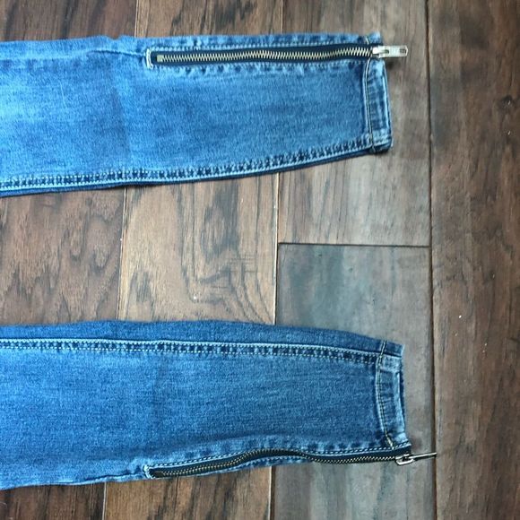 Free People High Waisted Skinny Jeans side zip hem - Picture 4 of 6